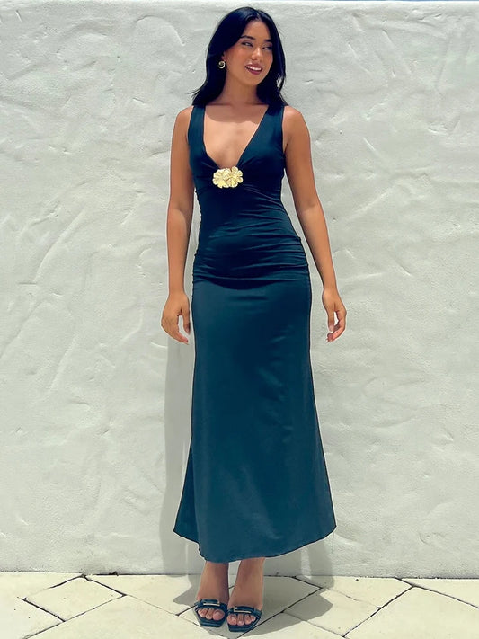 Daria - Elegant deep v-neck dress
