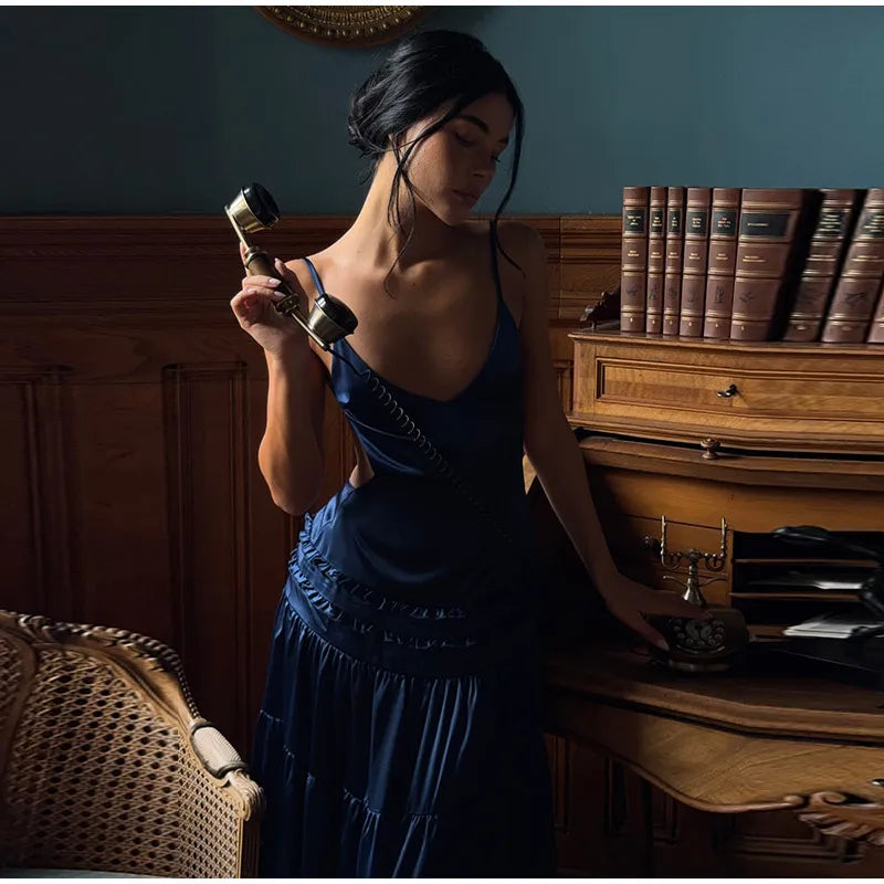 Feline - Open back dress