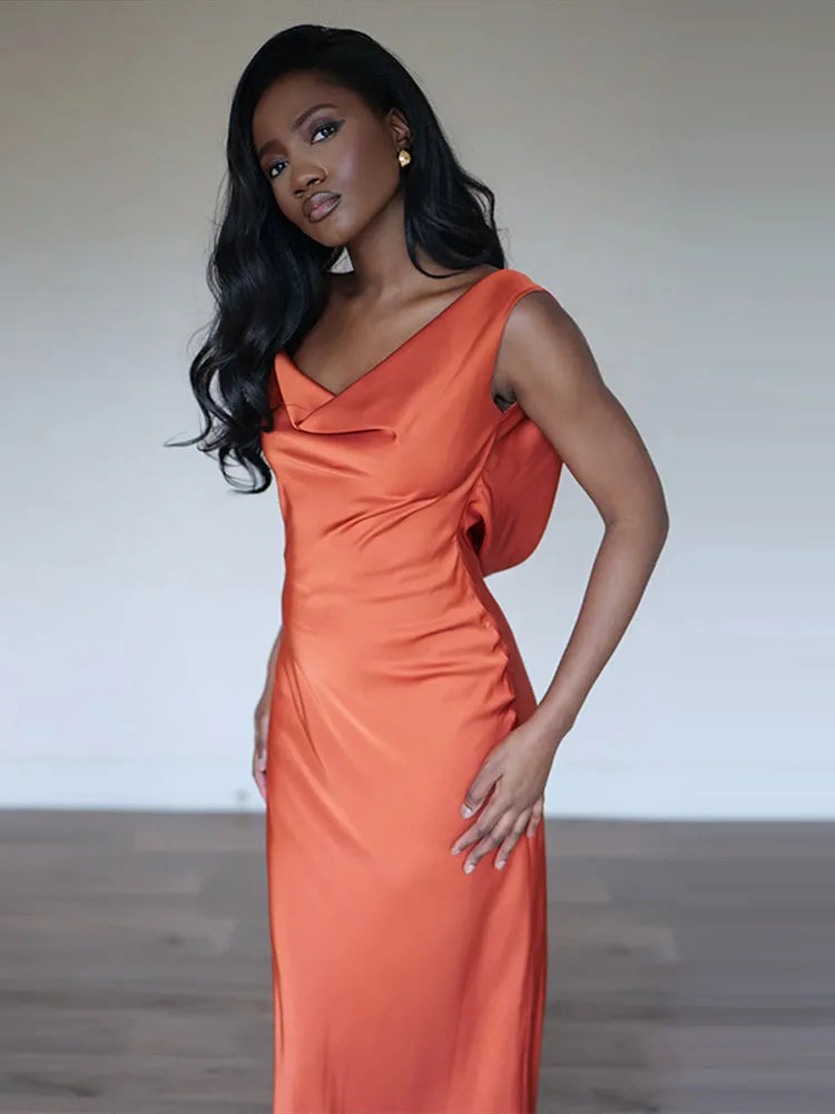 Minerva - Elegant open back dress