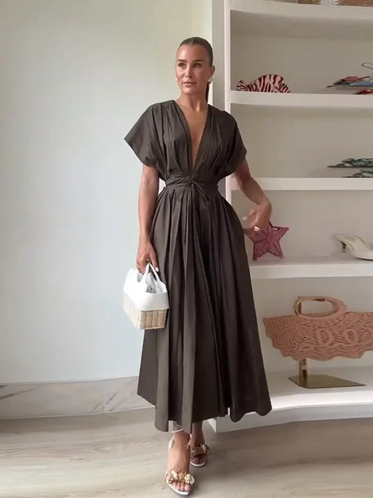 Liora - Flattering v-neck dress