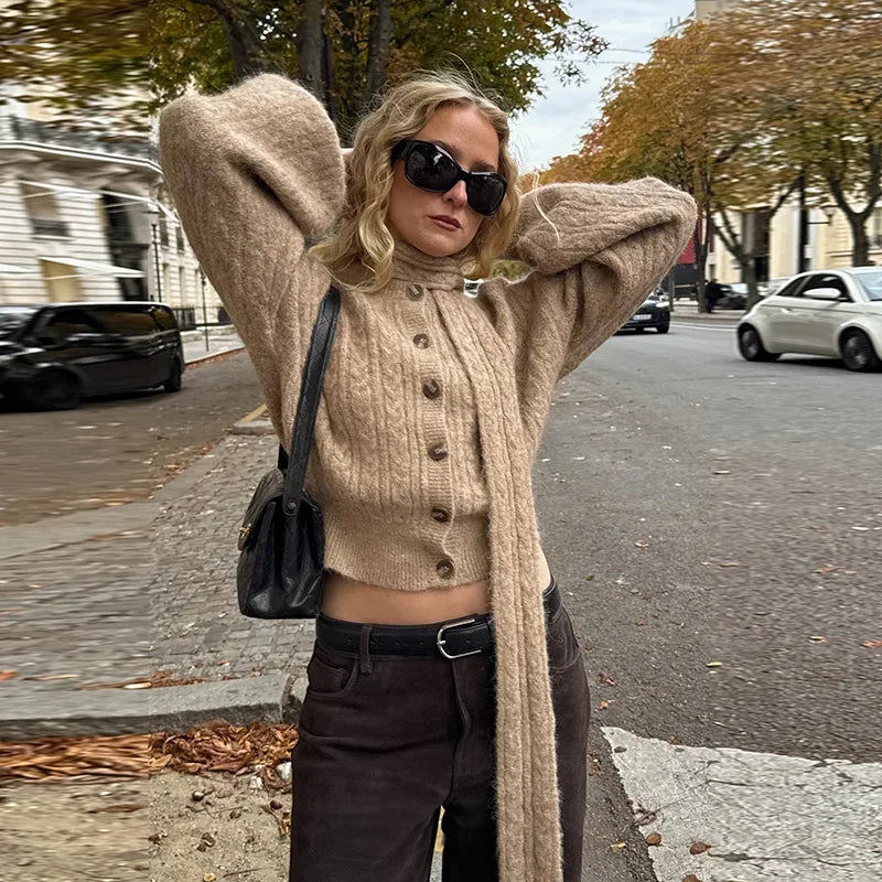 Nola - Cable knit cardigan with scarf