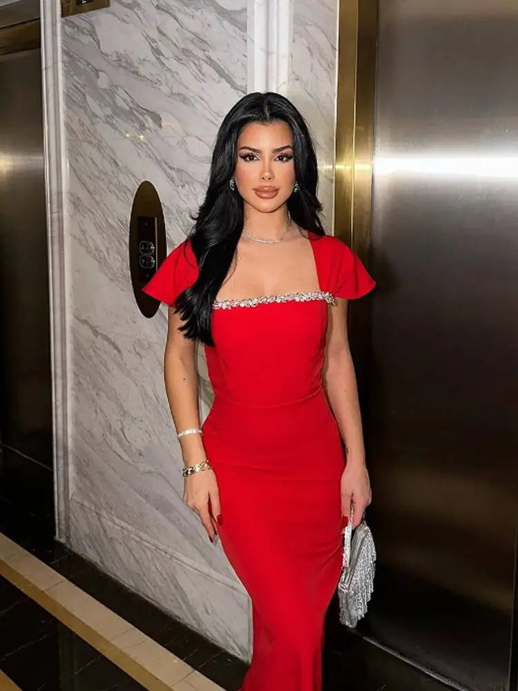 Maya - Elegant square neck dress