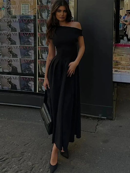 Serena - Flattering dress with slanted neckline