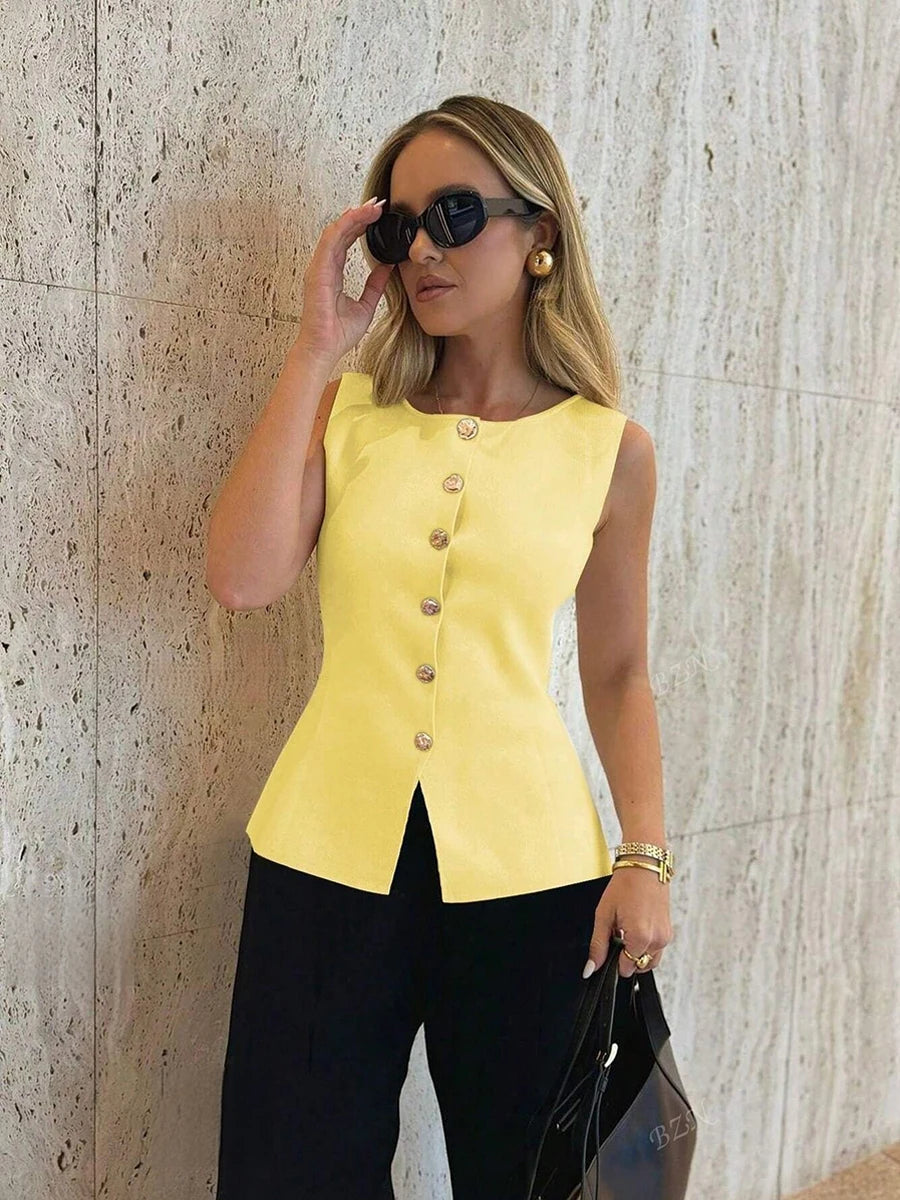 Adriana - Fine knitted top with gold buttons