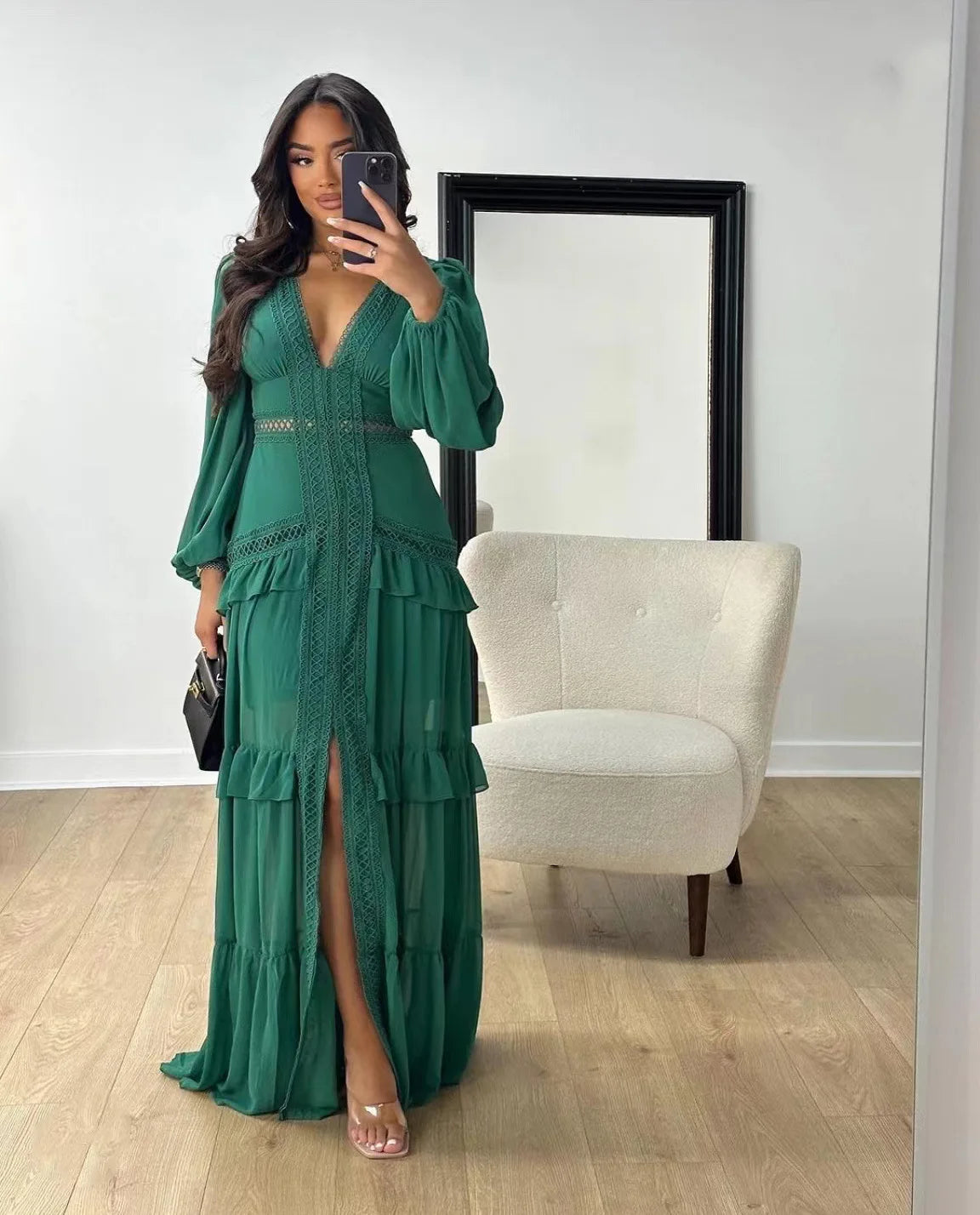 Lizzy - Flowing v-neck dress