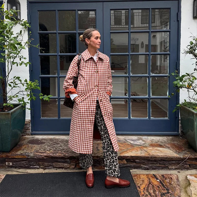Jessica - Checkered trenchcoat