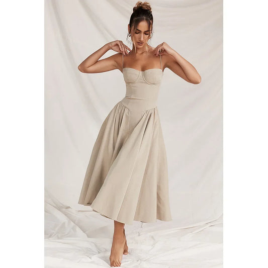 Sarah Mae - Flattering midi dress