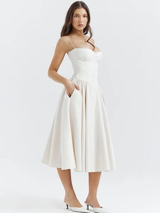 Sarah Mae - Flattering midi dress