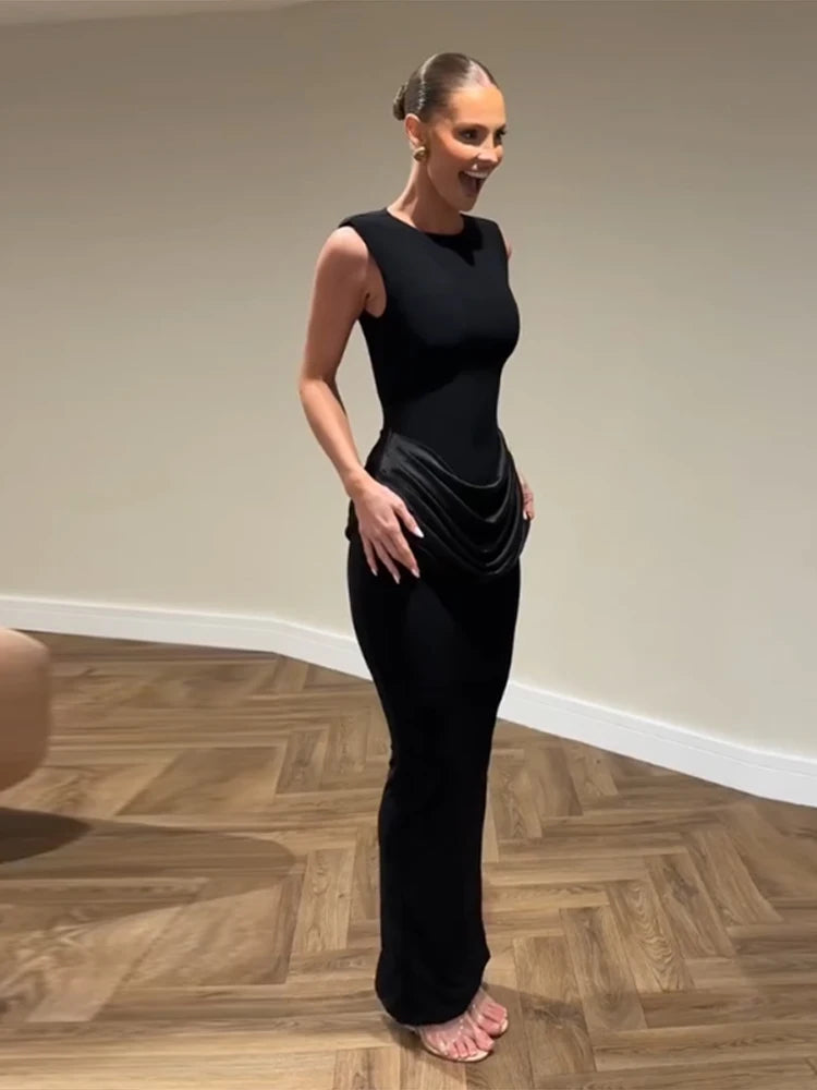 Amara - Bodycon dress with waist detail