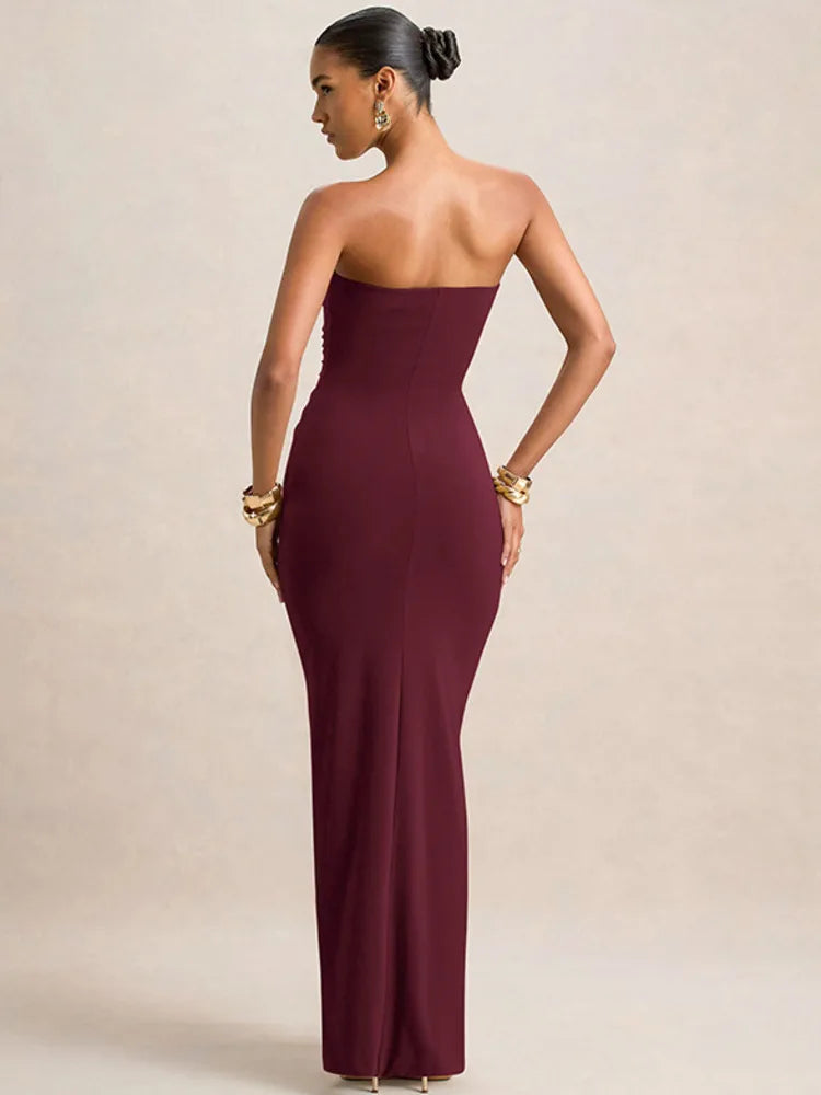 Ingrid - Figure hugging strapless dress