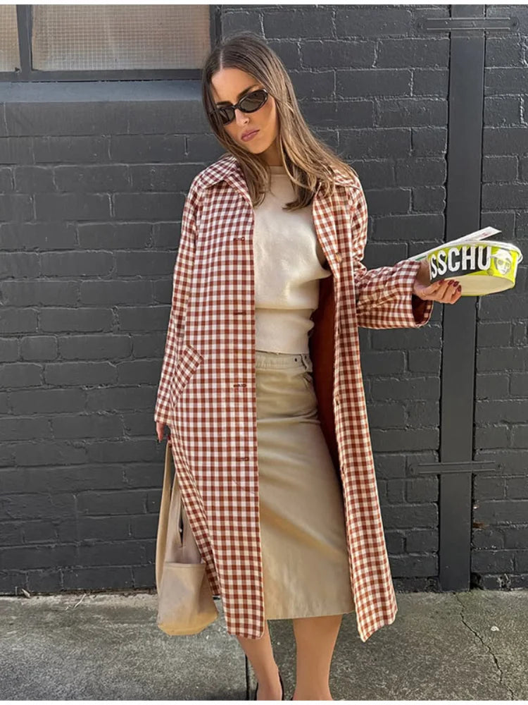 Jessica - Checkered trenchcoat