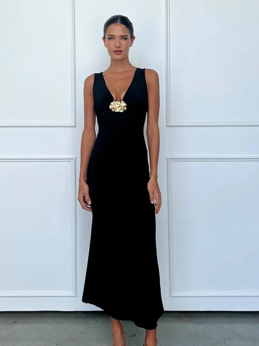 Daria - Elegant deep v-neck dress