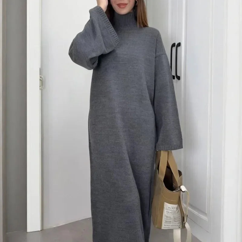 Leona - Knitted high neck dress