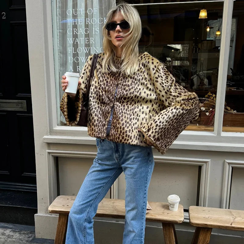 Elara - Chic leopard jacket