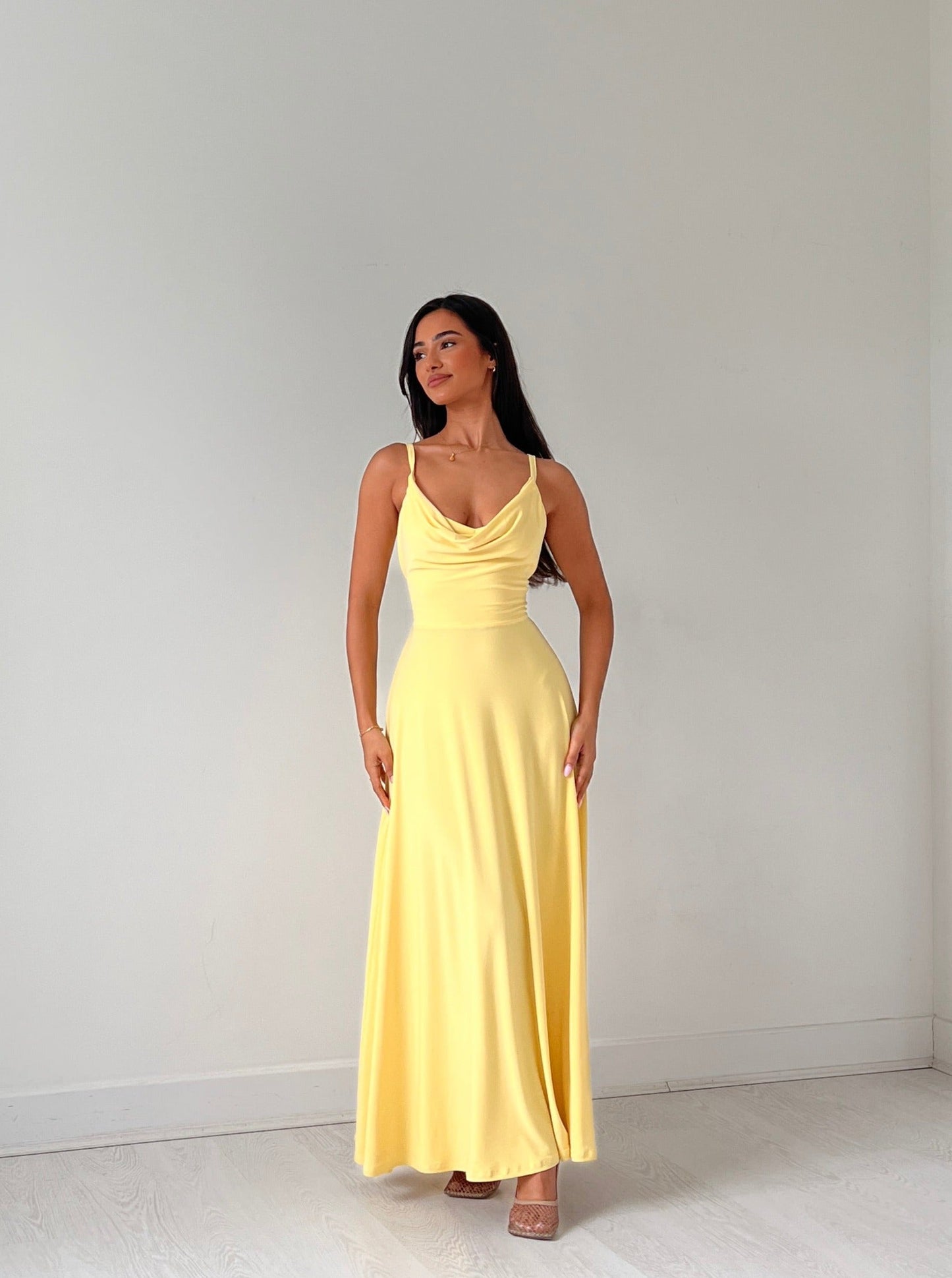 Donna Anna - Elegant dress with built in shaping bra