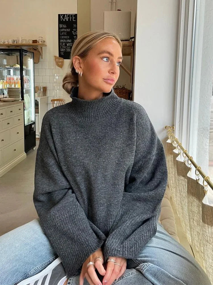 Niia - Elegant mock neck knitted jumper