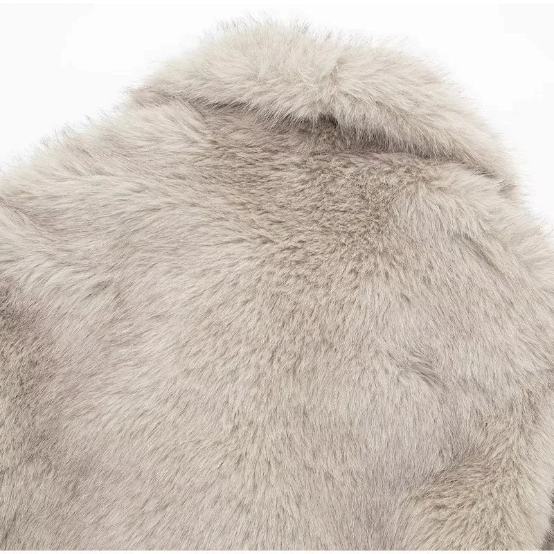 Katarina - Elegant and warm faux fur coat