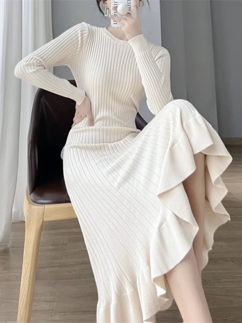 Karina - Flattering fine knitted dress