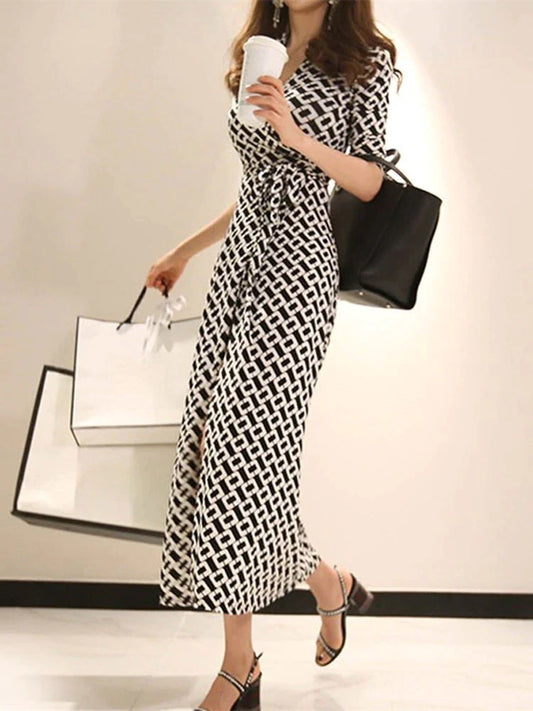 Wrap dress with V-neck and Print