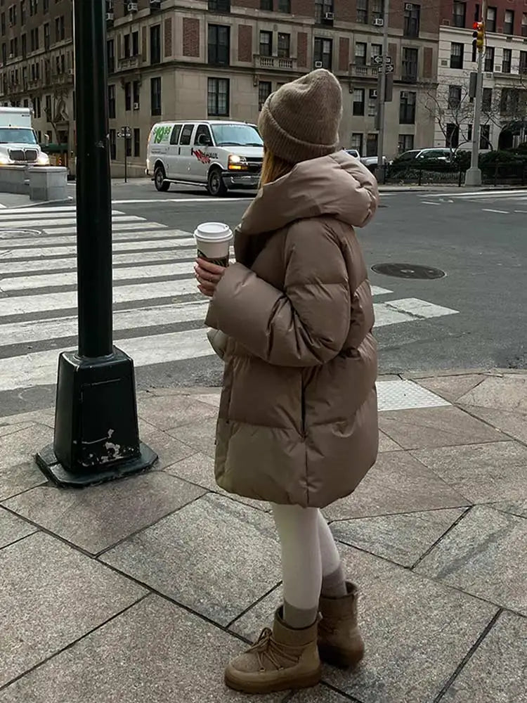 Colleen - Elegant puffer coat with hood
